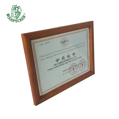 Существуют ли устойчивые к царапинам деревянные рамы для фотографий?